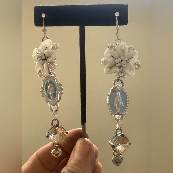 Religious themed Mary hand made dangle earrings - Picture 7 of 17
